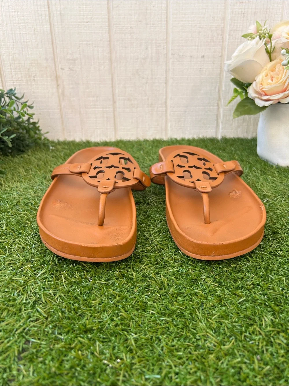 Tory Burch lightweight ergonomic